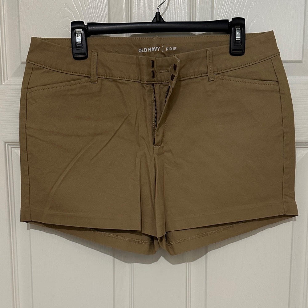 Old Navy Women's Tan Cargo Shorts